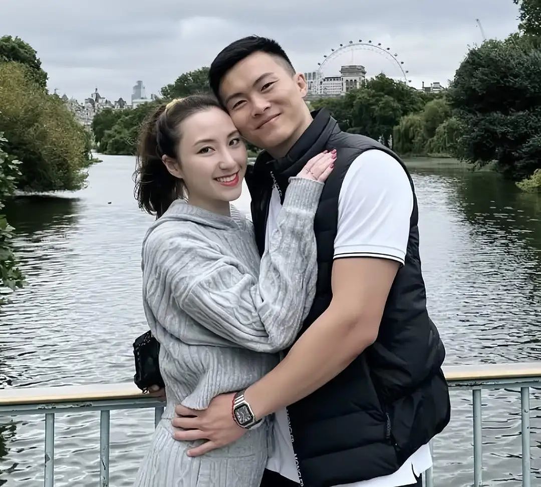 宣布取消订婚!豪门千金甩软饭男友,清空社交媒体恢复单身(组图) - 2