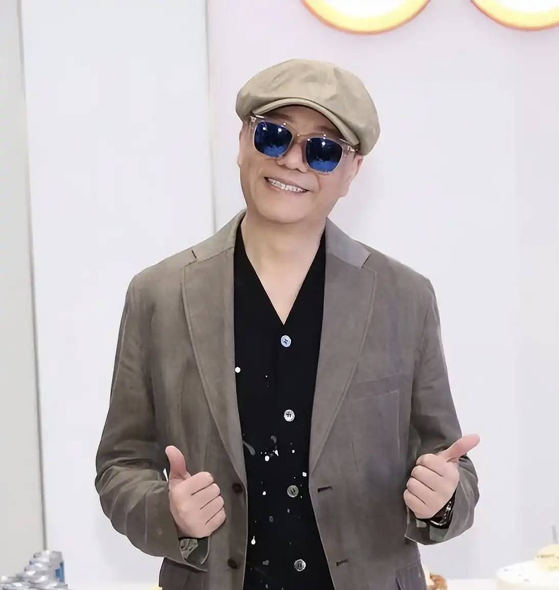 TVB视帝夫妇获好友庆生！二人至今坚持丁克（组图） - 2