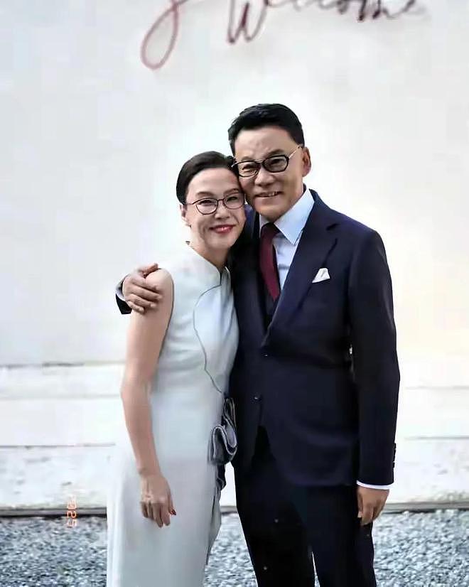 男人至死是少年!61岁李国庆与白月光再婚,没找小姑娘被网友怒赞(组图) - 4