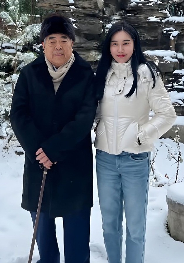 87岁范曾被曝失联!疑遭37岁娇妻徐萌做局,女儿发声透露更多细节(组图) - 6
