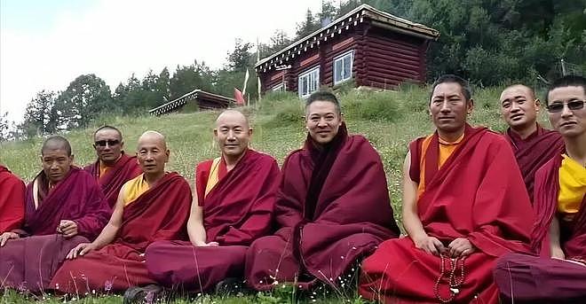 六十二岁李连杰最新动态曝光,住院面色浮肿苍白,曾表示丧事简朴(组图) - 16