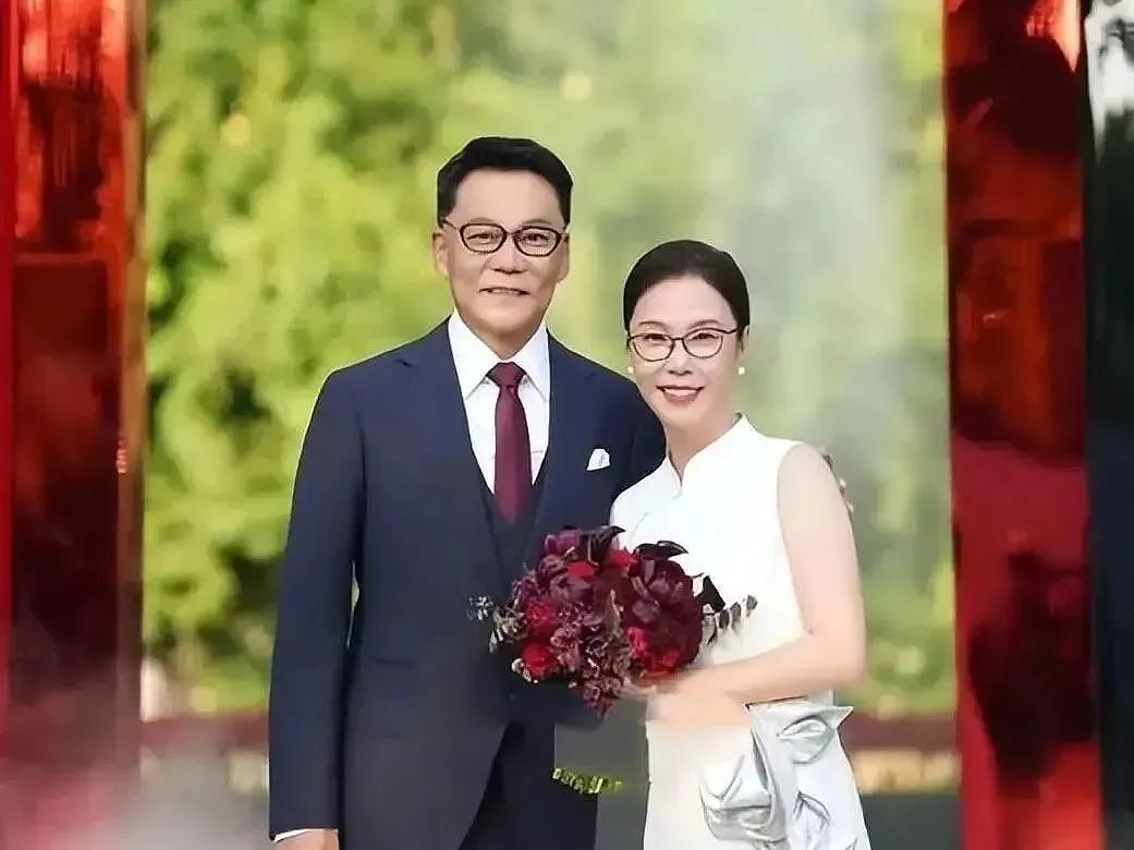 二婚三天就接广告！再娶娇妻的李国庆，这么快就缺钱了？（组图） - 3