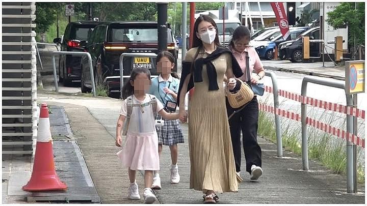 方媛打出租车送女儿上学，怀孕八个月还那么美，不用司机保姆帮郭富城省钱（组图） - 5