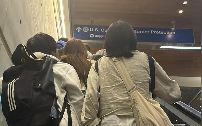 华人绿卡入境有人秒过、有人进小黑屋，关键是…（图） - 1