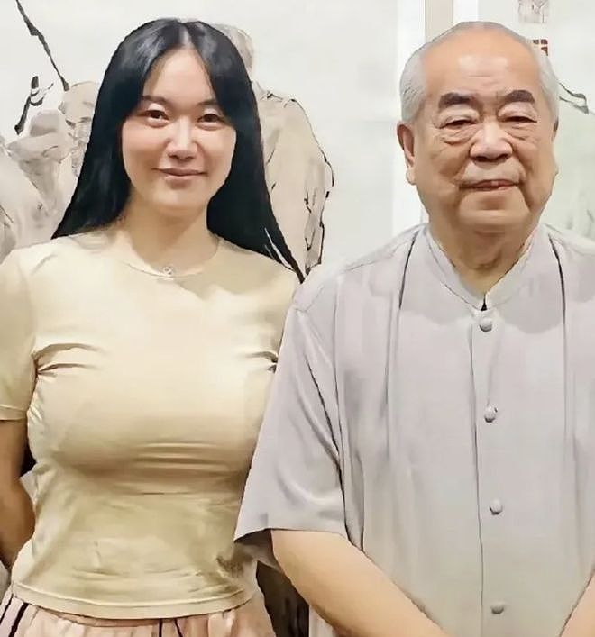 范曾晚节不保?亲题牌匾下堆满烂鞋,还曾给释永信美女弟子题字(组图) - 14