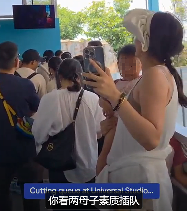 “如果没有中国，就没有新加坡…”网传中国妈妈携娃插队与本地人对骂，视频流出引热议（视频/组图） - 12