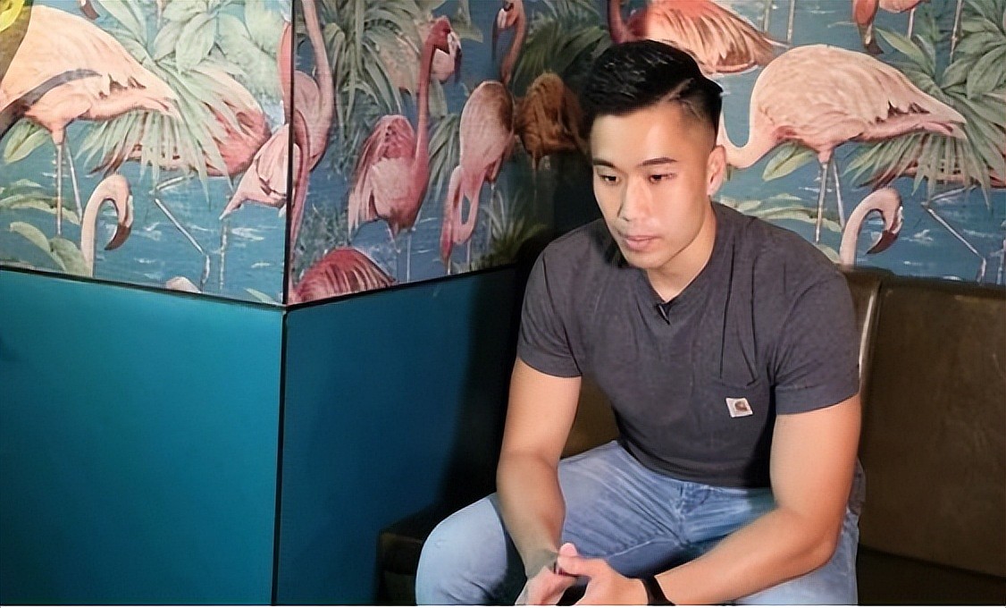 TVB话题小花穿超短裙摆性感姿势，被指故意擦边，前男友跳楼轻生（组图） - 6
