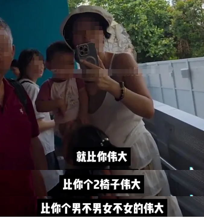 “如果没有中国，就没有新加坡…”网传中国妈妈携娃插队与本地人对骂，视频流出引热议（视频/组图） - 5