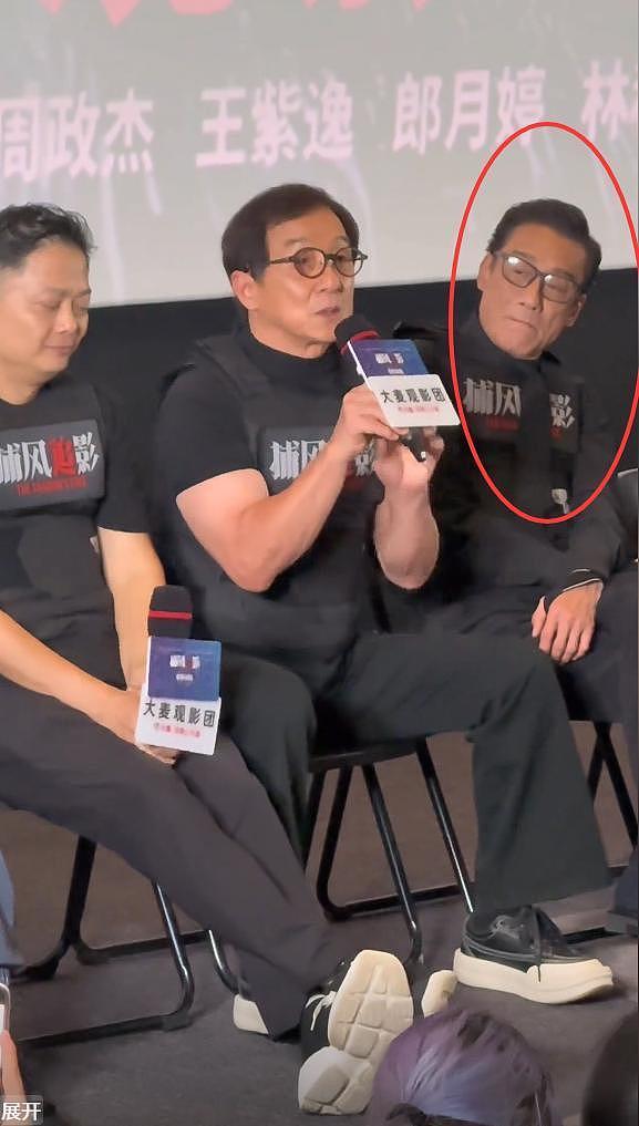 成龙自曝家里有弹药库，3000杆枪10万发子弹，他的特权远不止这些（组图） - 6