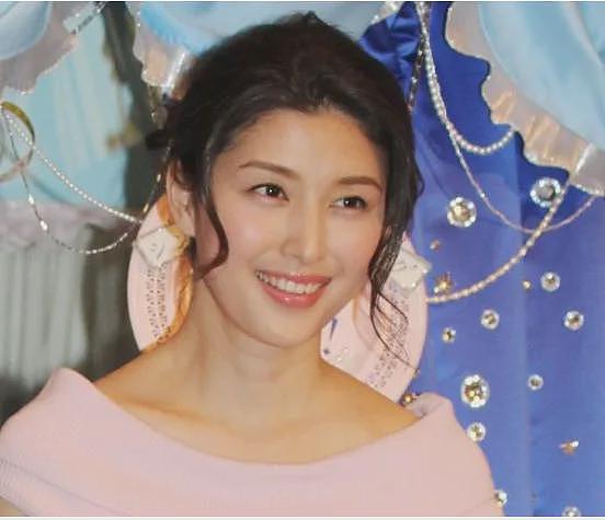日本40岁女星嫁医生老公，婚后所有支出AA制，连生孩子都均分费用（组图） - 9