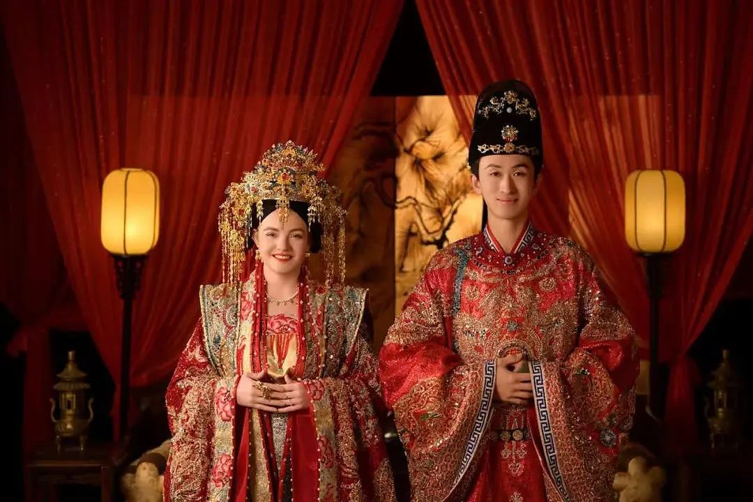 中国小伙送外卖结识美籍幼师5个月闪婚：0彩礼交流全靠翻译（组图） - 4