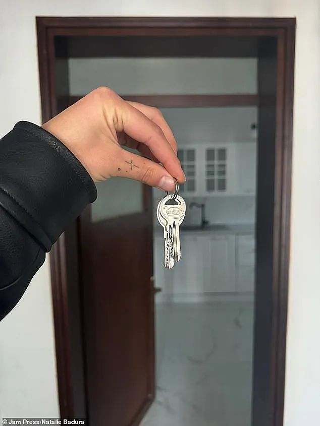 女生偶遇帅哥一见钟情，语言不通却光速领证，结婚半年靠翻译软件交流...（组图） - 17