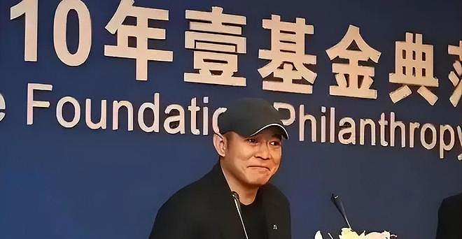 六十二岁李连杰最新动态曝光,住院面色浮肿苍白,曾表示丧事简朴(组图) - 14