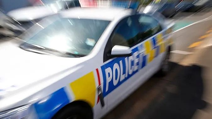 25岁中国女子，在新西兰狂买奢侈品！刷卡时直接被警察铐走，“大快人心”（组图） - 4