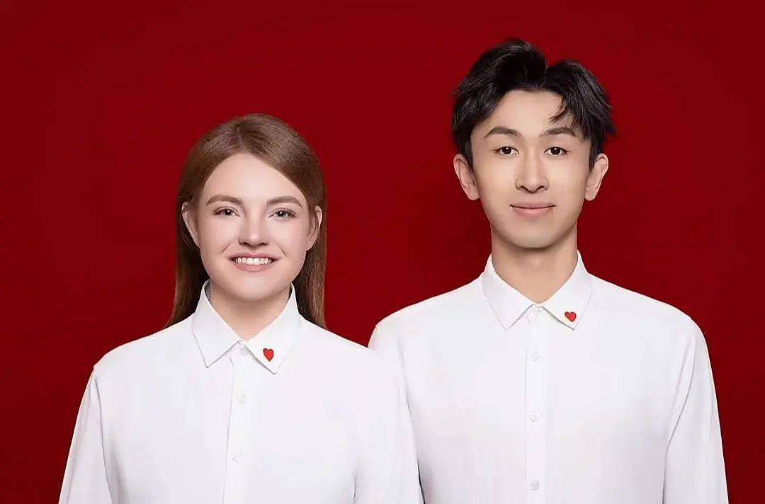 中国小伙送外卖结识美籍幼师5个月闪婚：0彩礼交流全靠翻译（组图） - 1