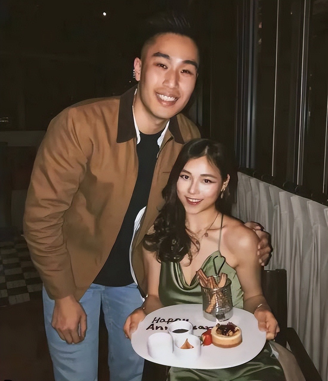 TVB话题小花穿超短裙摆性感姿势，被指故意擦边，前男友跳楼轻生（组图） - 7