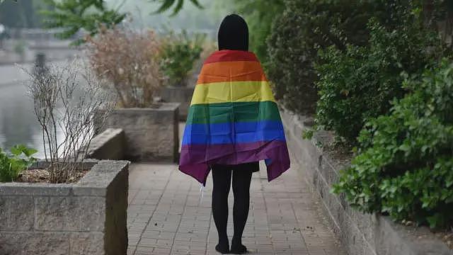 “郑州同志暴力事件”亲历者接受BBC专访:伤势未愈,伙伴被拘(组图) - 1