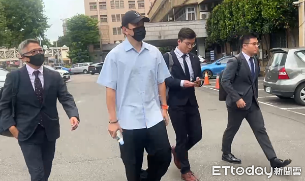王大陆查个资被起诉!二度出庭坚决不认罪、拒绝和解(图) - 1
