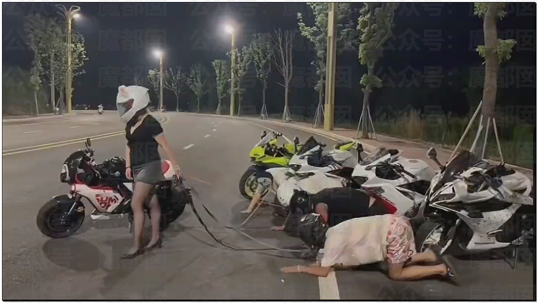 摩友圈疯传!漂亮女骑“遛狗”多名男骑引发剧烈争议(组图) - 6