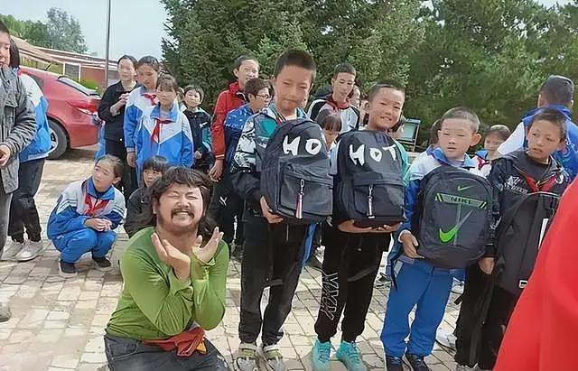 残疾拾荒者胡雷资助的女孩去世了,年仅13岁,邻居曝被虐待后自杀(组图) - 18