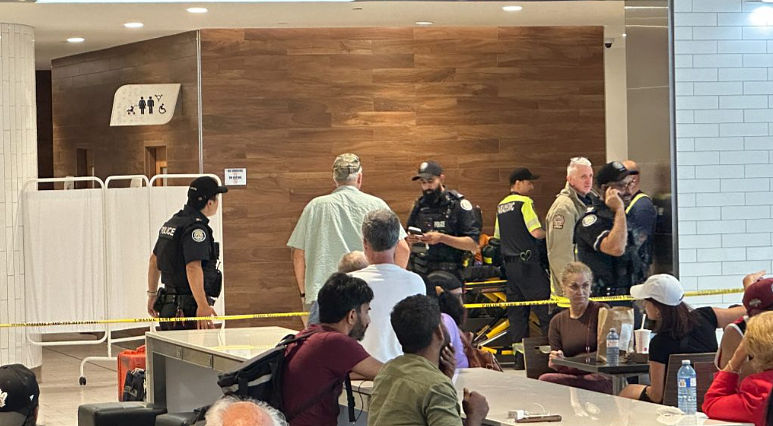 加拿大士嘉堡STC商场突爆枪击命案： 美食广场紧急封锁！ 大批警车包围， 直升机盘旋（视频/组图） - 2