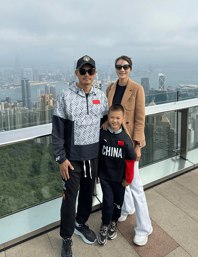 林丹妻子晒儿子,8岁小羽为练网球晒得快成非洲人,只剩两排白牙(组图) - 8