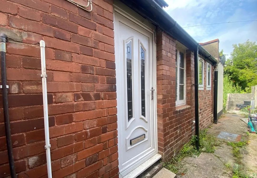 英国最便宜的海滨小屋仅售1英镑?揭开“最便宜房产”的真相(组图) - 3