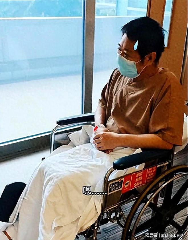 李连杰手术遭嘲讽，跨国身份惹争议，自己老父亲身份能否翻盘？（组图） - 1