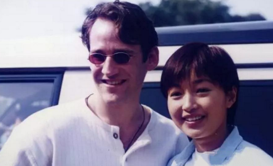 曾是最甜港姐，两次拒绝黎明示爱，事业高峰期退圈！20年后，毁容式近照曝光无人敢认：她经历了什么？（组图） - 21
