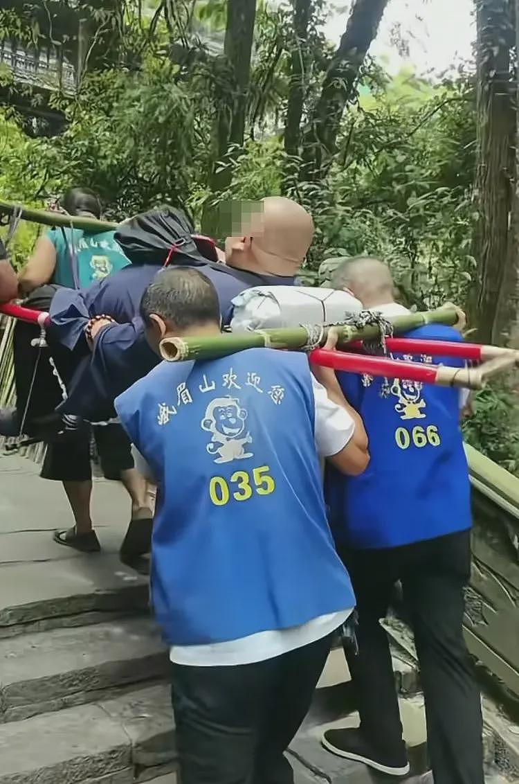 263斤男子花2.21万请9名轿夫抬上峨眉山！当事轿夫：从业32年来的最大一单（组图） - 3