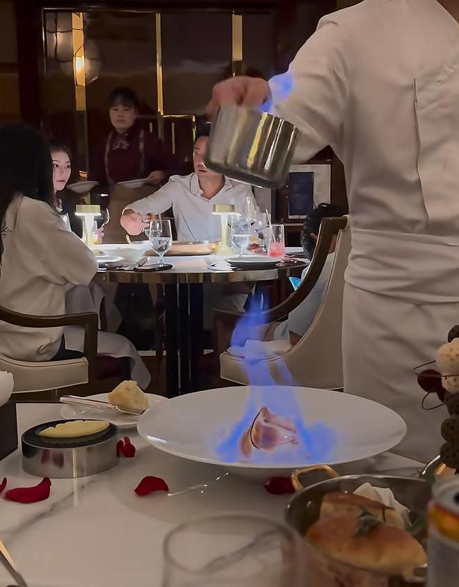 汪小菲马筱梅带娃返台,夫妻俩相约外出用餐,享二人世界好浪漫(组图) - 7