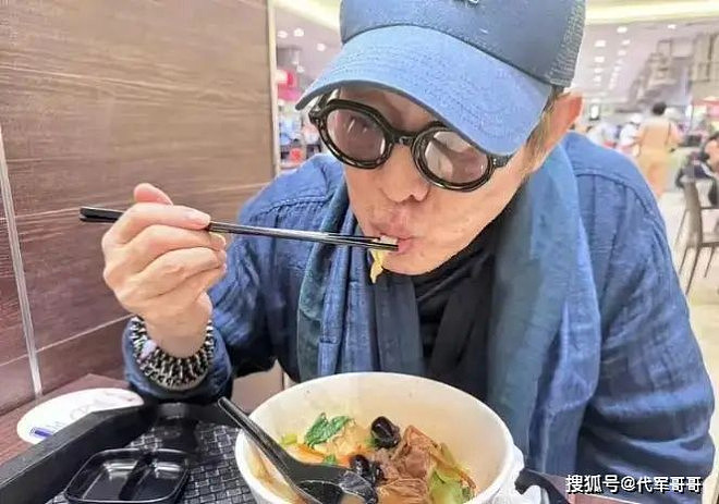 李连杰手术3天后,恶心一幕发生了!伤口也没换来网友同情(组图) - 4