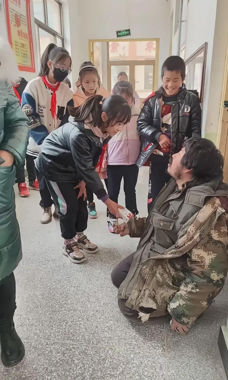 胡雷资助感动全网的女孩去世，和家人争执后自杀，遗体在水池发现（组图） - 5