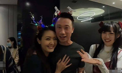 恭喜准备结婚？！恋爱多年没求婚，爱上富豪不介意当后妈（组图） - 1