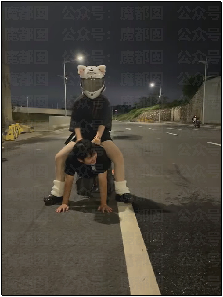 摩友圈疯传!漂亮女骑“遛狗”多名男骑引发剧烈争议(组图) - 1
