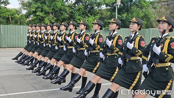 从阅兵方队看中国军事巨变！九三阅兵“钢铁洪流”背后历史演变（组图） - 1