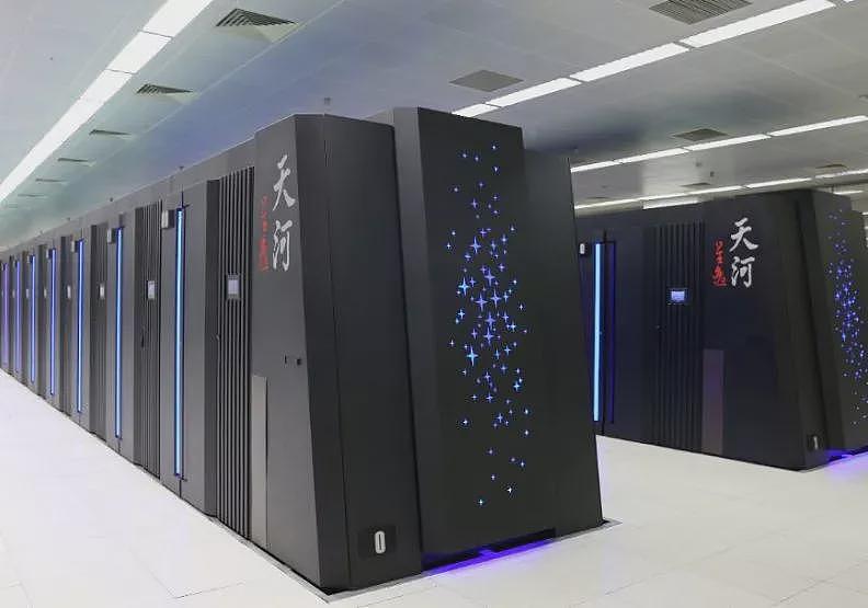 全球AI算力地图曝光,美国封王,中国用绿谷换硅谷(组图) - 1
