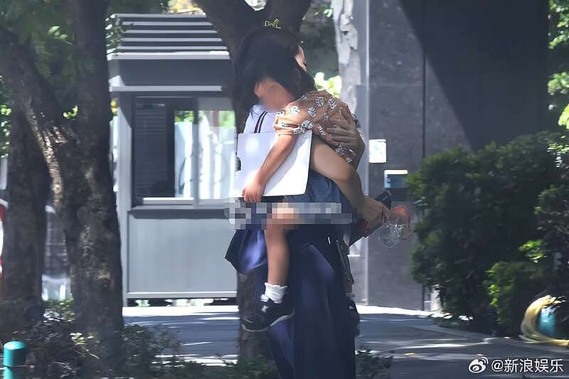 黄子佼仍住豪宅开豪车，网友：这哪里是惩罚？（组图） - 4
