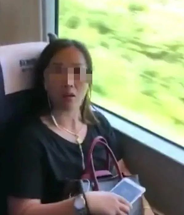 中国高铁上有些人，脸都不要了（组图） - 3