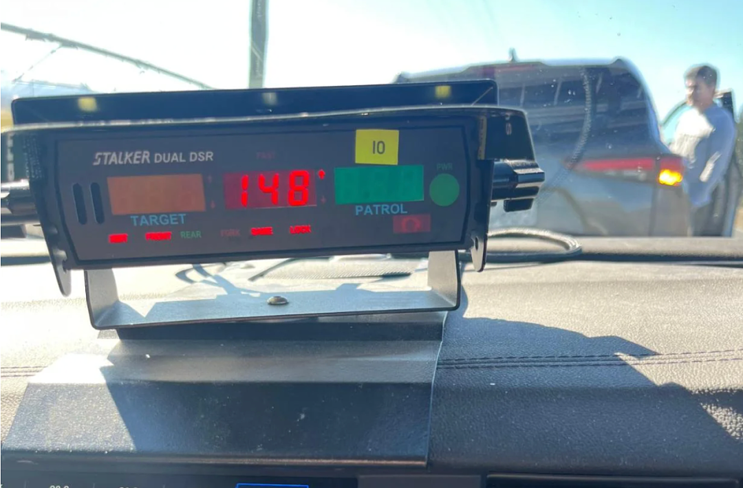 华人带5名儿童在新西兰飙车！超速超载，不系安全带！国际游客事故频发，大使馆多次提醒（组图） - 4