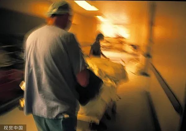 ​突然瘫痪！19岁小伙病房痛哭，医生：这个常见动作害了太多人，赶紧自查（组图） - 1