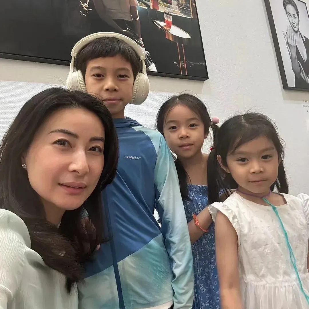 郭晶晶送12岁儿子留学被拍：真正的富养，远不止砸钱那么简单......（组图） - 3