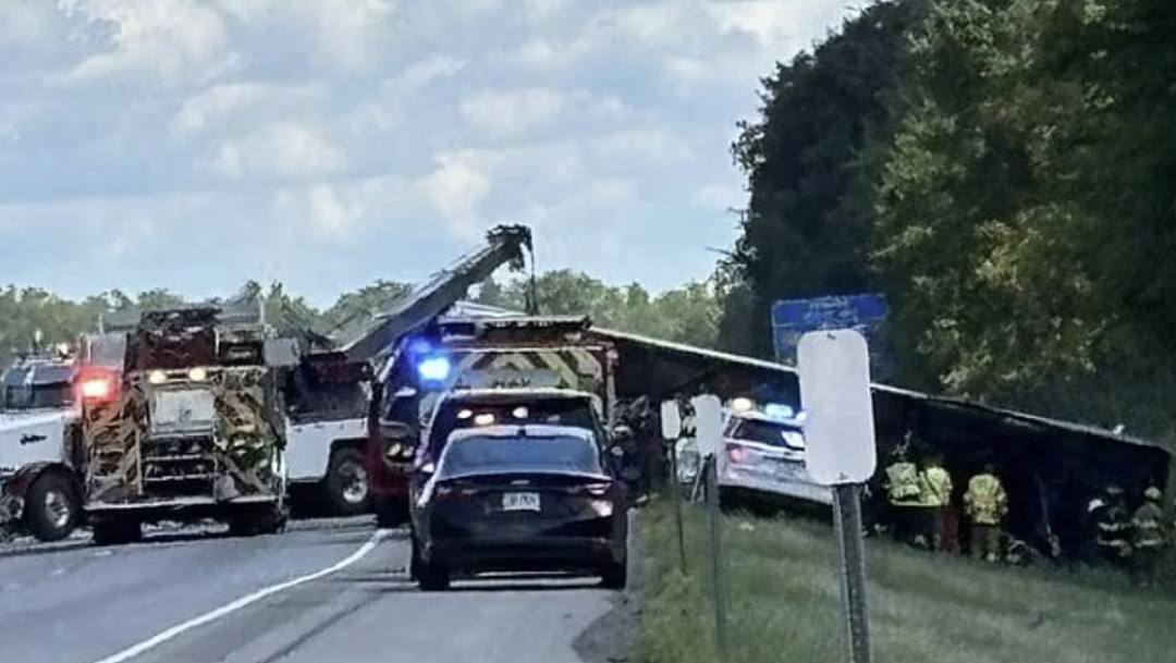 数十死伤！ 尼亚加拉瀑布载52人大巴失控翻车，华人跟团旅游遇死劫（组图） - 10