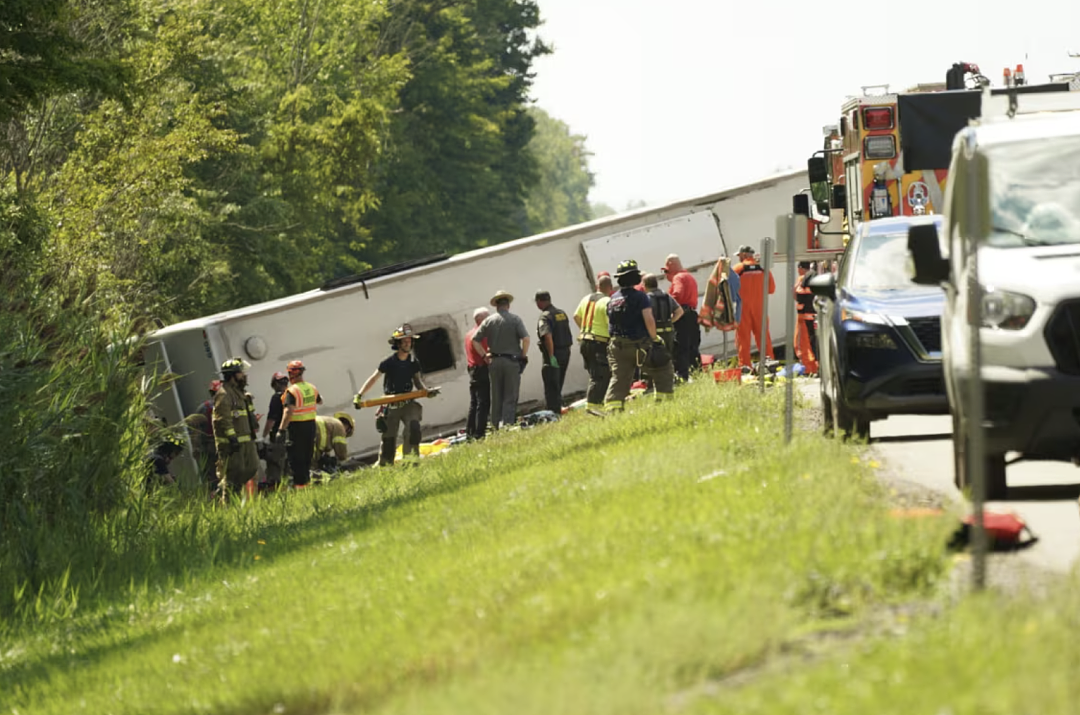 数十死伤！ 尼亚加拉瀑布载52人大巴失控翻车，华人跟团旅游遇死劫（组图） - 4