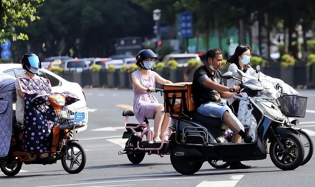 一年亏损四千万，全国陷“关停潮”！艰难求生的中国公交车，会消失吗（组图） - 6