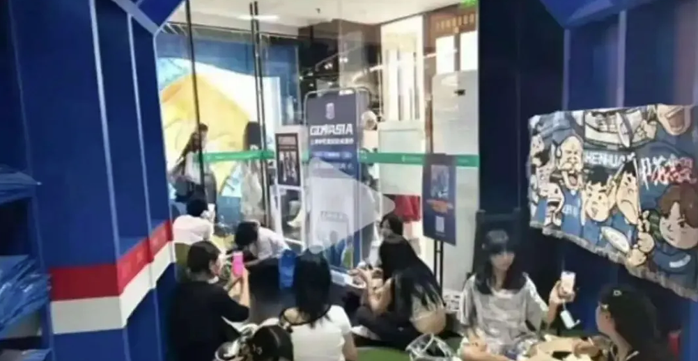未成年女孩称被演唱会保安咸猪手致胸部受伤，多图流出评论区却说活该（组图） - 8