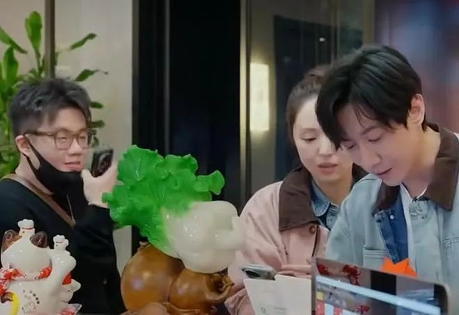 董璇再婚后现身机场，从全网祝福到全网劝离，她脸上彻底挂不住了（组图） - 7