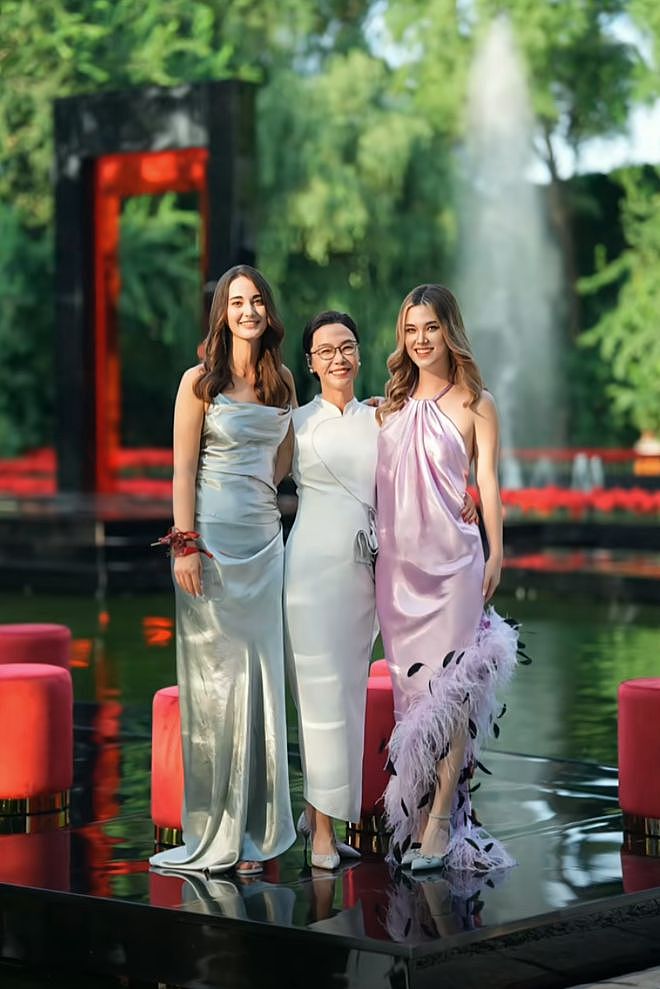 李国庆2个继女首曝光，高挑混血大美女，已改口叫爸，发言显情商（组图） - 2