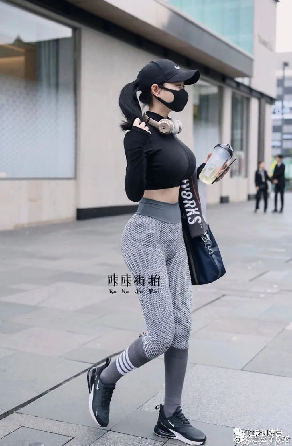 【美女】91cm的胸+97cm的臀!国产妖精身材太勾人,这次我要打码了(组图) - 4