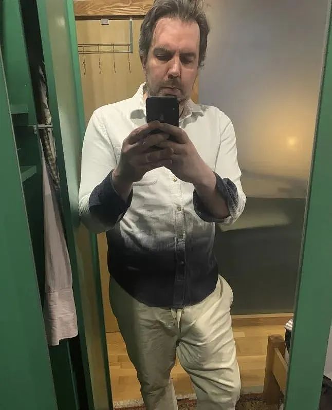 “世界最长丁”男子洗澡视线被挡摔断手？天赋异禀却尴尬不断：这特长毁我一生…（组图） - 6